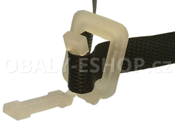 Spona plastová 15 mm